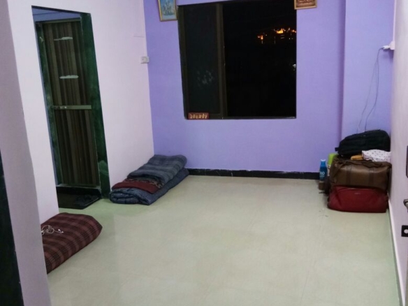 PG ROOMMATE IN VERSOVA