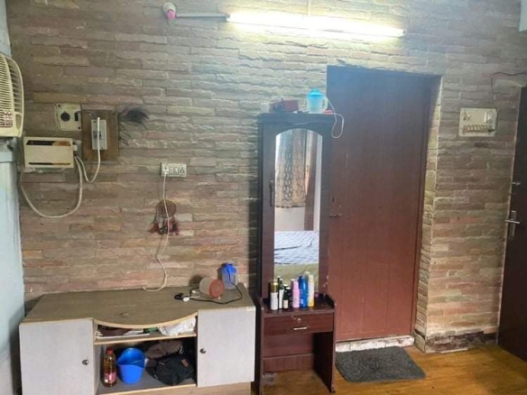 Single room for single and twin sharing in Egmore